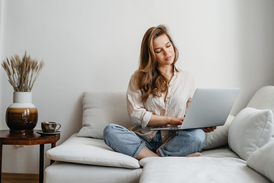 Ide Aktivitas Sederhana untuk Menjaga Suasana Tetap Ringan di Rumah